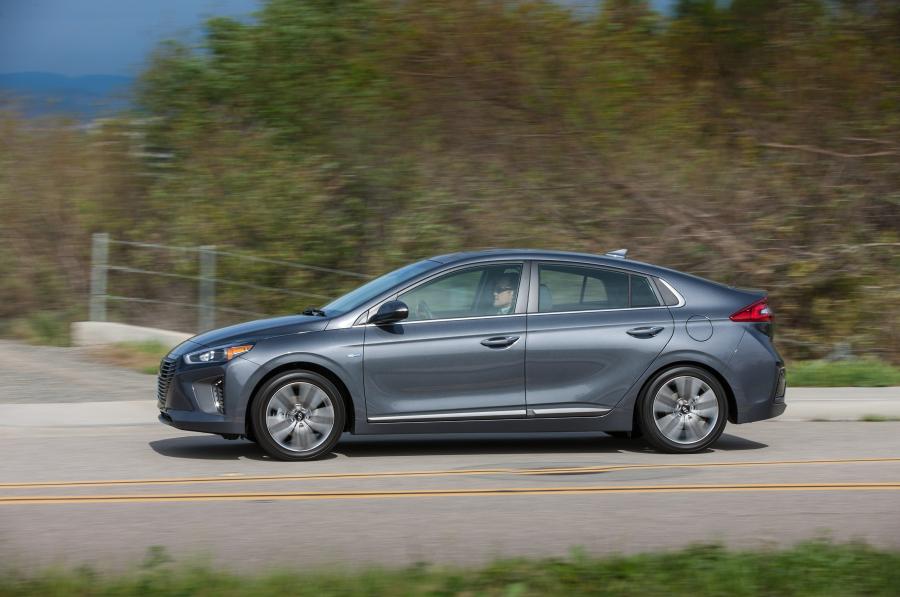  Hyundai IONIQ hybrid (AE) 2016 года  (NA) (фото 18 из 29)